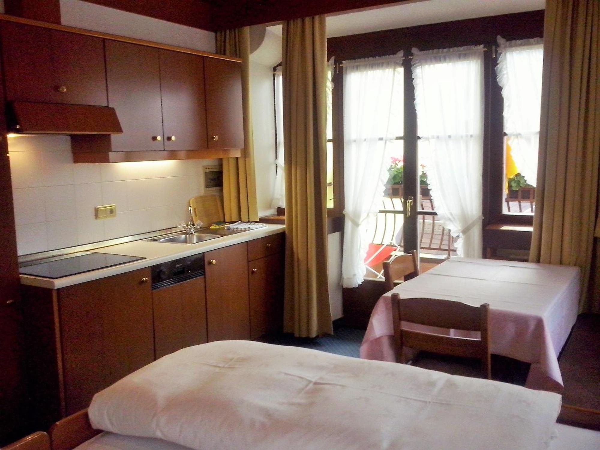 Apart-hotel Stella 3*